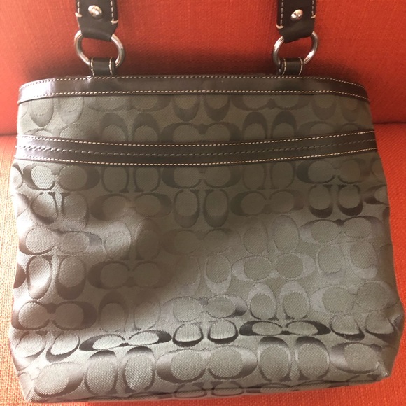 Green Coach Shoulder Bag - Picture 7 of 13